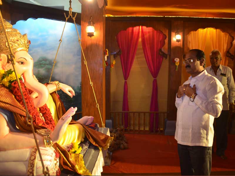 छायाचित्रे