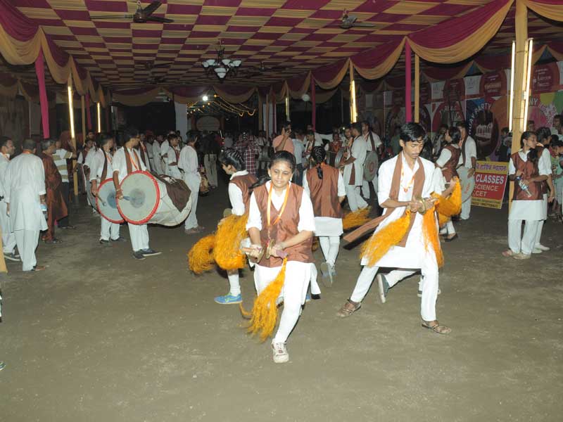 छायाचित्रे
